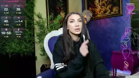 Nicolle online show from December 2025 11:26:02 AM