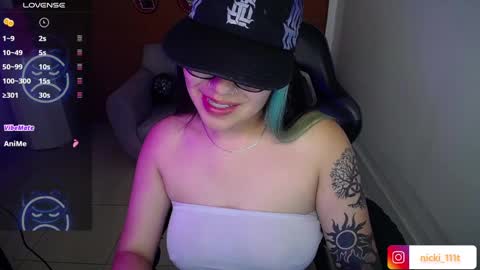 Nic online show from October 2025 09:04:02 PM