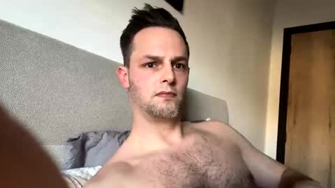 nigel49 online show from December 2025 01:05:02 PM