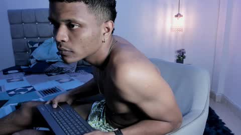 hotfox00 online show from September 2025 06:48:02 AM