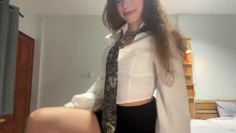 Aurora online show from October 2025 02:52:01 PM