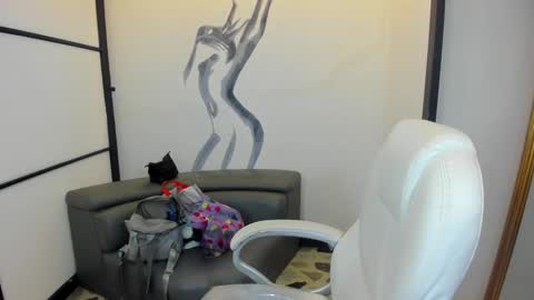 Anni online show from January 2025 08:56:02 PM