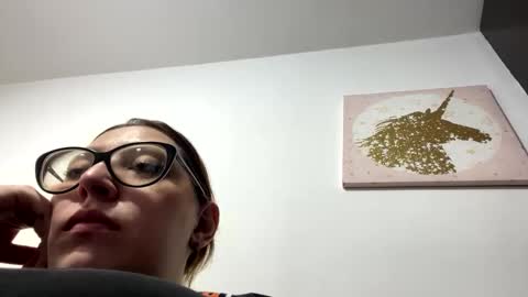 Anni online show from February 2025 01:09:02 PM