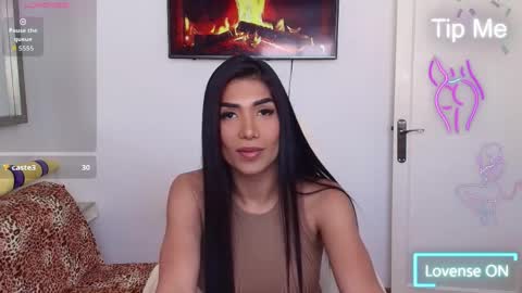 Snapshot of niickylovee chatting on April 2026 11:33:02 AM Nicolle Bustamante online show from April 2026 11:33:02 AM