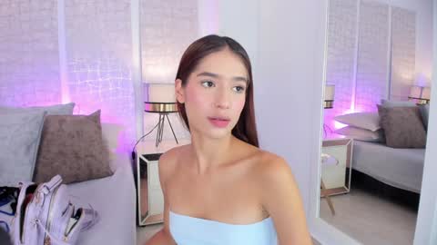 Snapshot of niicole_steele chatting on January 2025 05:10:01 PM Niicole online show from January 2025 05:10:01 PM