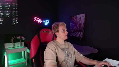 Snapshot of nika_smit chatting on October 2025 09:17:01 AM Nika online show from October 2025 09:17:01 AM