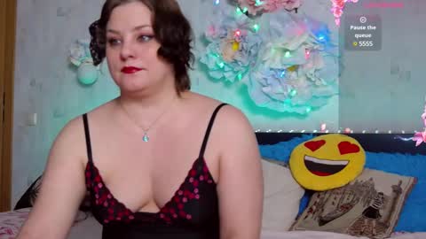 LovellyNika online show from January 2025 12:17:01 PM