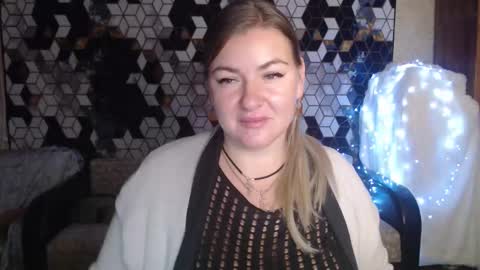 Nika online show from November 2025 08:52:01 PM