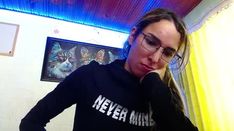 Snapshot of niki_1998 chatting on January 2025 09:22:01 PM Natalia online show from January 2025 09:22:01 PM