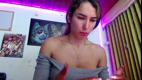 Snapshot of niki_1998 chatting on February 2025 12:52:02 AM Natalia online show from February 2025 12:52:02 AM