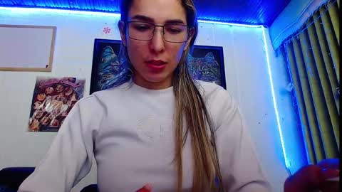 Snapshot of niki_1998 chatting on February 2025 12:54:02 AM Natalia online show from February 2025 12:54:02 AM