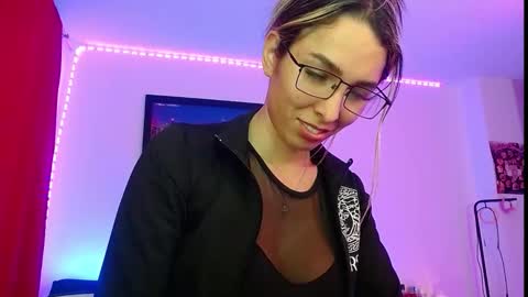 Snapshot of niki_1998 chatting on September 2025 11:48:02 PM Natalia online show from September 2025 11:48:02 PM