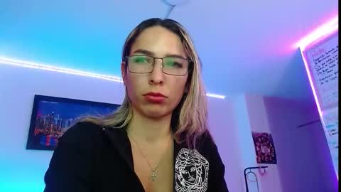 Snapshot of niki_1998 chatting on September 2025 11:48:01 PM Natalia online show from September 2025 11:48:01 PM