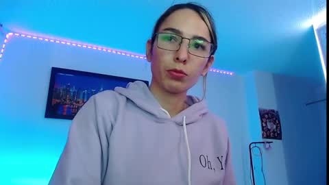 Snapshot of niki_1998 chatting on September 2025 08:53:01 PM Natalia online show from September 2025 08:53:01 PM