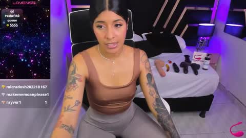 Snapshot of nikibryce_ chatting on December 2024 11:12:02 PM Niki online show from December 2024 11:12:02 PM