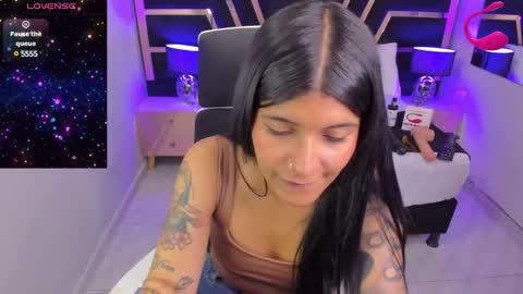 Snapshot of nikibryce_ chatting on January 2025 11:14:02 PM Niki online show from January 2025 11:14:02 PM