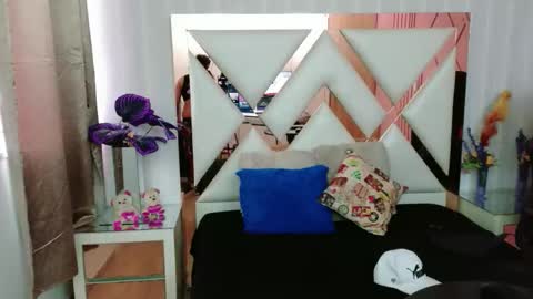 Nikievanz online show from March 2026 03:04:01 PM