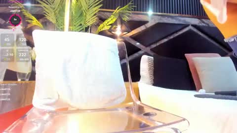 Snapshot of nikii_white chatting on January 2025 02:57:01 AM nikii_white online show from January 2025 02:57:01 AM