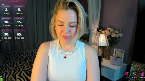 Nikki online show from October 2025 12:44:02 AM