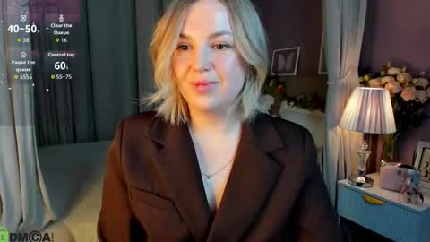 Nikki online show from November 2025 01:04:02 AM