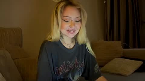 nicolette online show from December 2024 08:50:01 PM