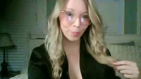 nikkib653466 online show from February 2026 11:32:02 PM
