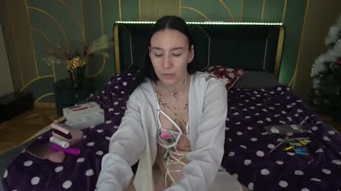 Nikki online show from December 2024 12:38:01 PM