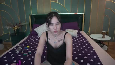 Nikki online show from February 2025 04:07:01 PM