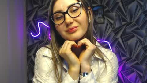 Snapshot of nikkikiss___ chatting on May 2026 03:22:02 PM nikkikiss___ online show from May 2026 03:22:02 PM