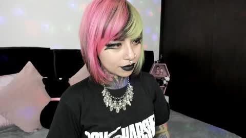 Nikki Ramone   online show from December 2024 09:57:01 AM