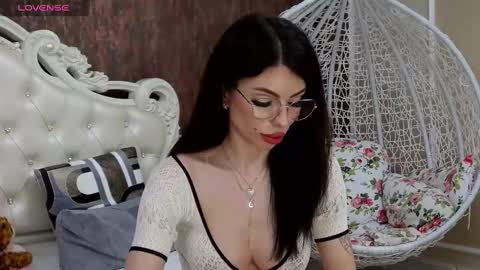 Nikky online show from December 2024 11:56:02 AM