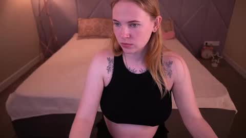 nikkyreyyy online show from May 2026 05:46:02 AM