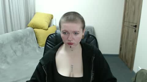 nikkysnow online show from October 2025 08:12:02 AM