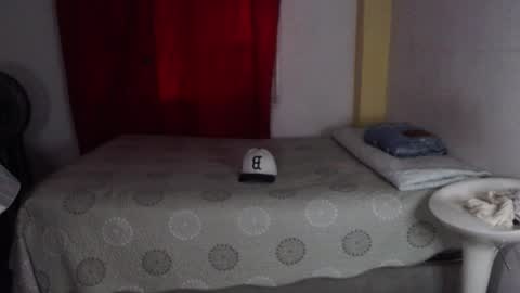 niklaus_wolf online show from November 2025 06:40:02 PM