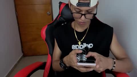 niklaus_wolf online show from March 2026 04:40:02 AM