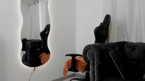 Snapshot of niklause_froid chatting on January 2025 06:28:01 PM niklause_froid online show from January 2025 06:28:01 PM