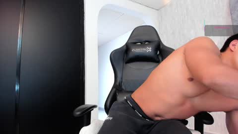 Snapshot of niklause_froid chatting on February 2025 09:34:02 PM niklause_froid online show from February 2025 09:34:02 PM