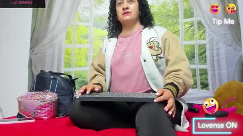 Snapshot of nikol32__ chatting on October 2025 11:22:02 AM dayan online show from October 2025 11:22:02 AM