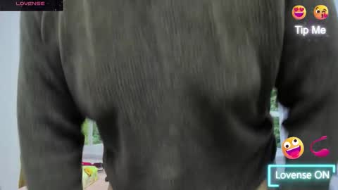 Snapshot of nikol32__ chatting on November 2025 12:28:02 PM dayan online show from November 2025 12:28:02 PM