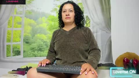 Snapshot of nikol32__ chatting on June 2026 10:52:02 AM dayan online show from June 2026 10:52:02 AM
