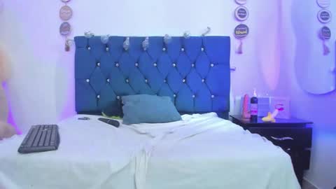 Nicol online show from November 2025 06:41:01 PM