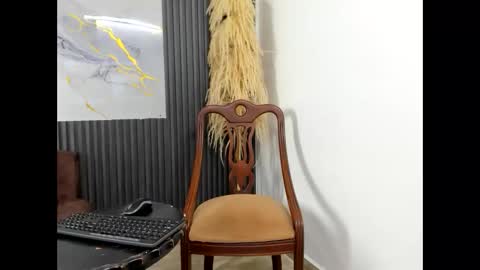 nikoll_evanss online show from October 2025 07:23:02 PM