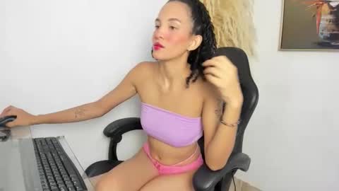 nikoll_evanss online show from October 2025 03:33:02 PM