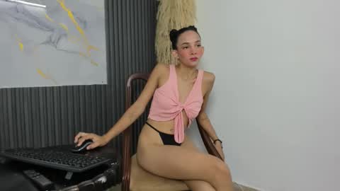 nikoll_evanss online show from October 2025 08:04:02 PM