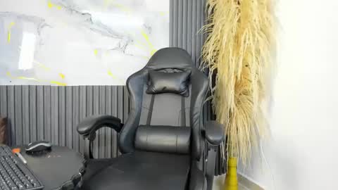 nikoll_evanss online show from November 2025 07:36:01 PM