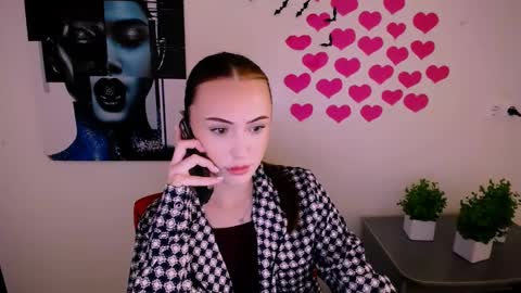 Snapshot of nikonara_ chatting on December 2024 01:06:01 PM nikonara_ online show from December 2024 01:06:01 PM