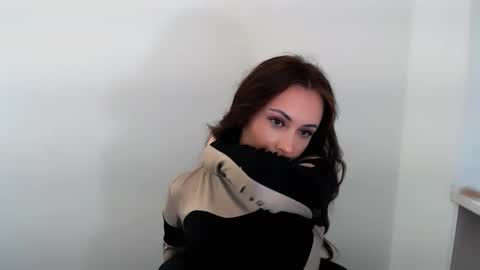 Snapshot of nikonara_ chatting on October 2025 12:38:01 PM nikonara_ online show from October 2025 12:38:01 PM