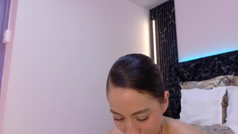 Snapshot of niky_smit chatting on January 2025 05:53:01 PM NIKY SMIT online show from January 2025 05:53:01 PM