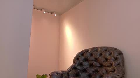 Snapshot of niky_smit chatting on February 2025 11:42:02 AM NIKY SMIT online show from February 2025 11:42:02 AM