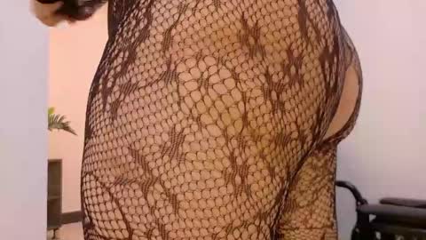 Snapshot of niky_smit chatting on February 2025 11:32:02 AM NIKY SMIT online show from February 2025 11:32:02 AM